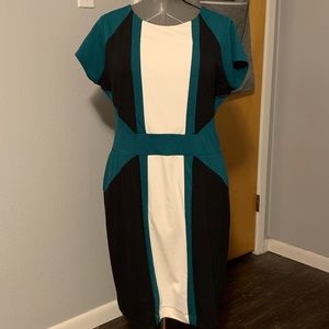 Jaclyn Smith XL Green/Black/Cream Business Chic